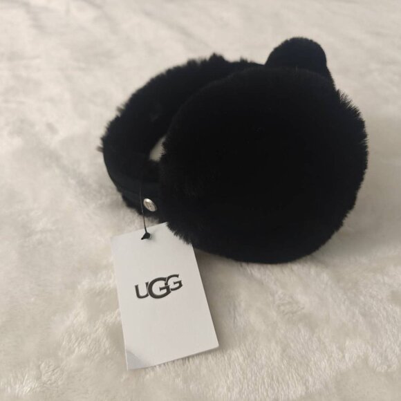 NWT UGG Classic Logo Genuine Dyed Shearling Earmuff - Picture 3 of 4